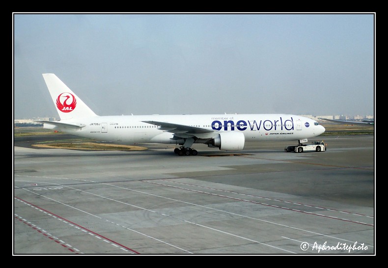 Japan Airlines Boeing B 777 246ER One World